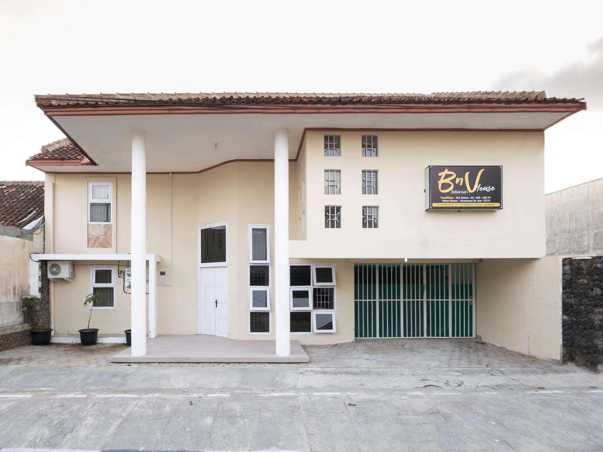 Oyo 2173 Bnv House Babarsari Hotel Maguwo Luaran gambar