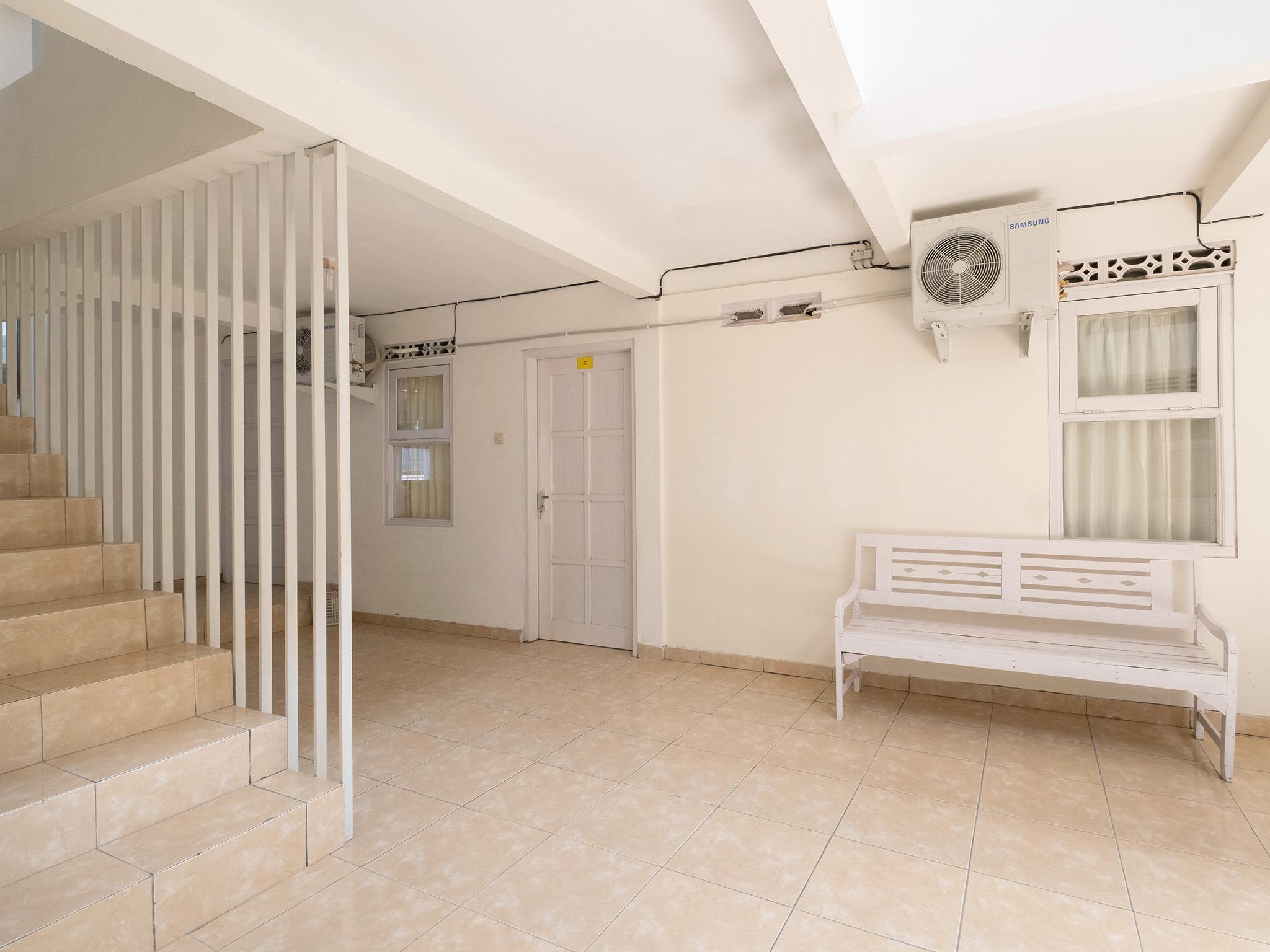 Oyo 2173 Bnv House Babarsari Hotel Maguwo Luaran gambar